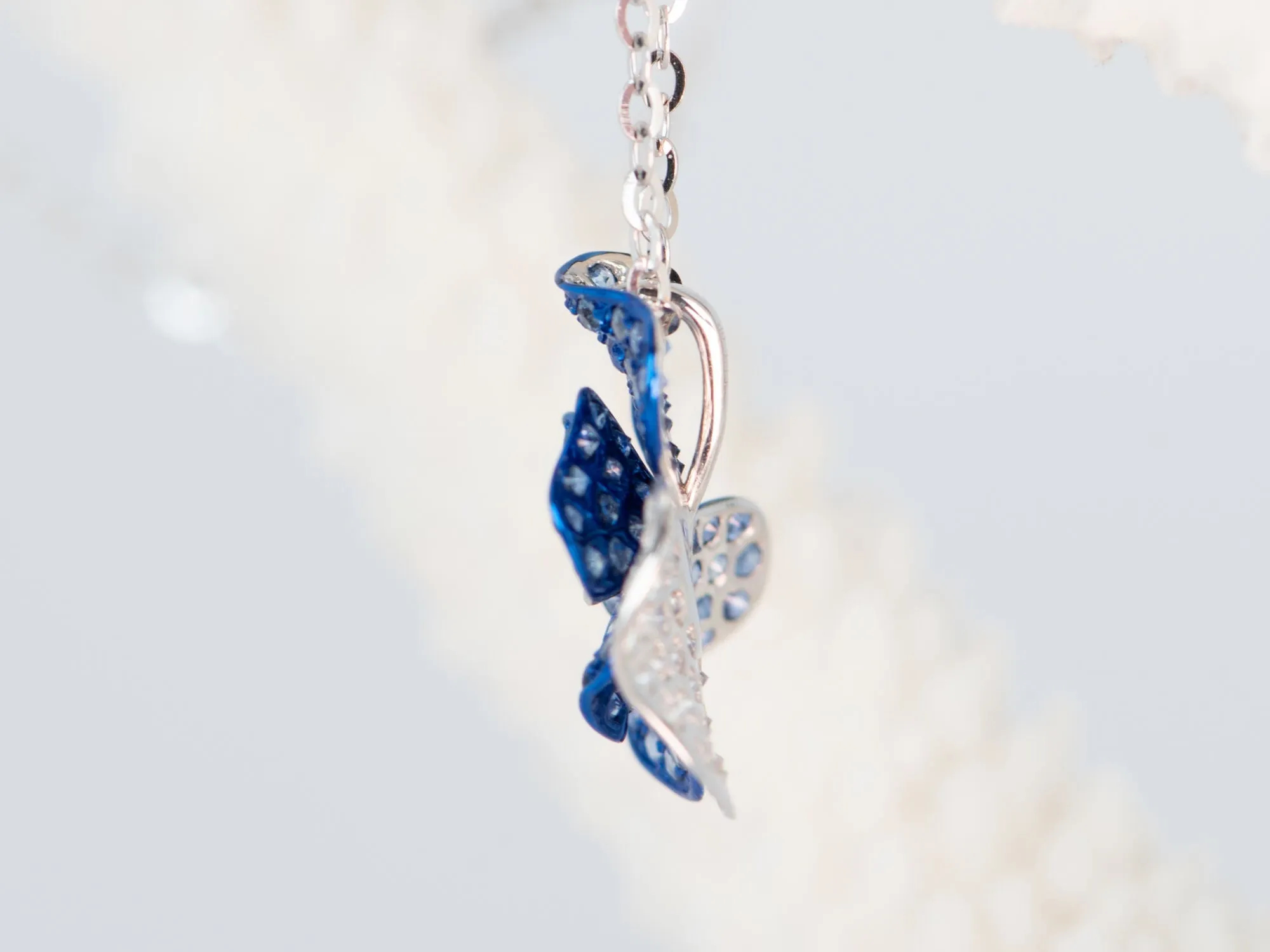 18K Gold Floral Pendant Diamond Pave Light Weight R4518