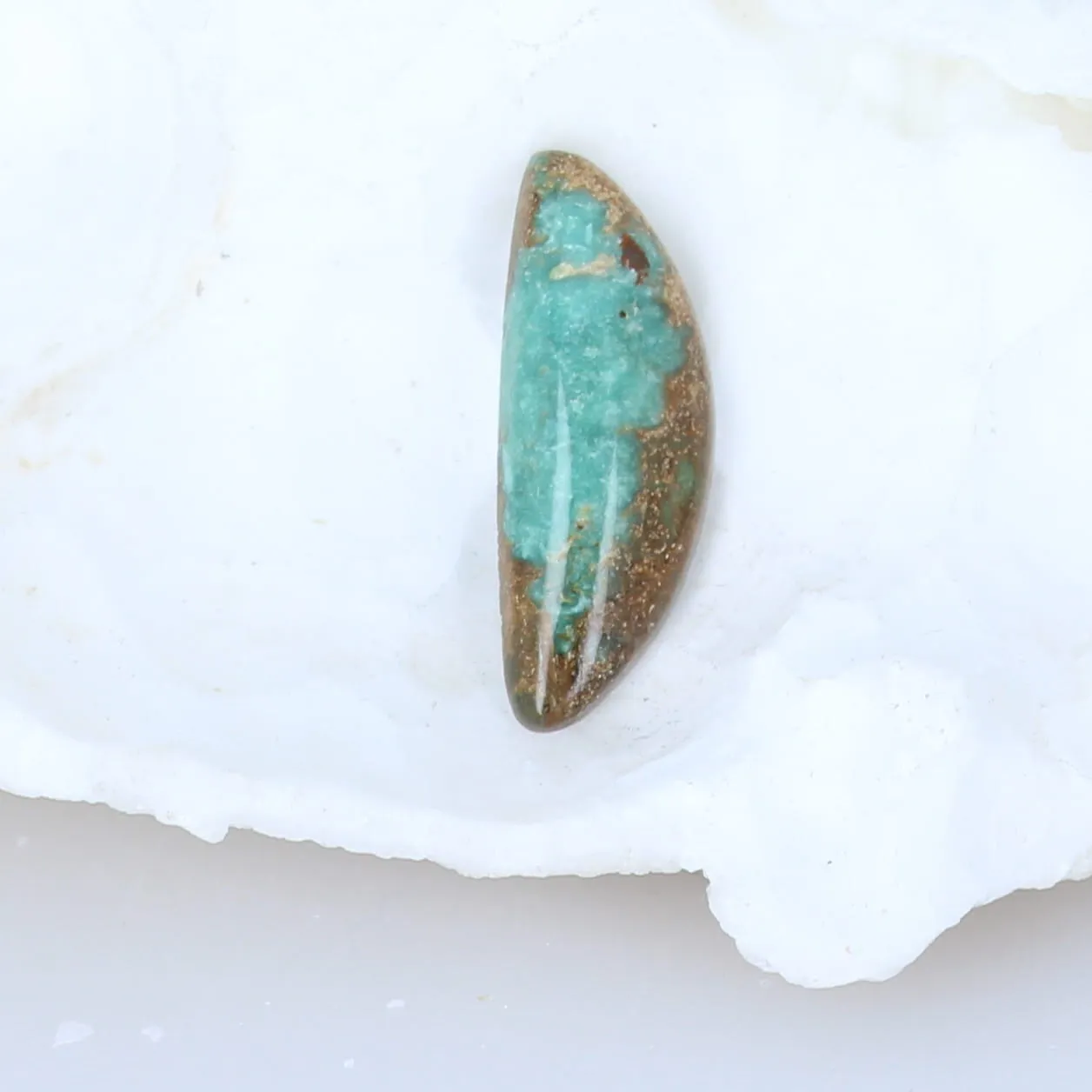 Carico Lake Turquoise Crescent Moon Cabochon