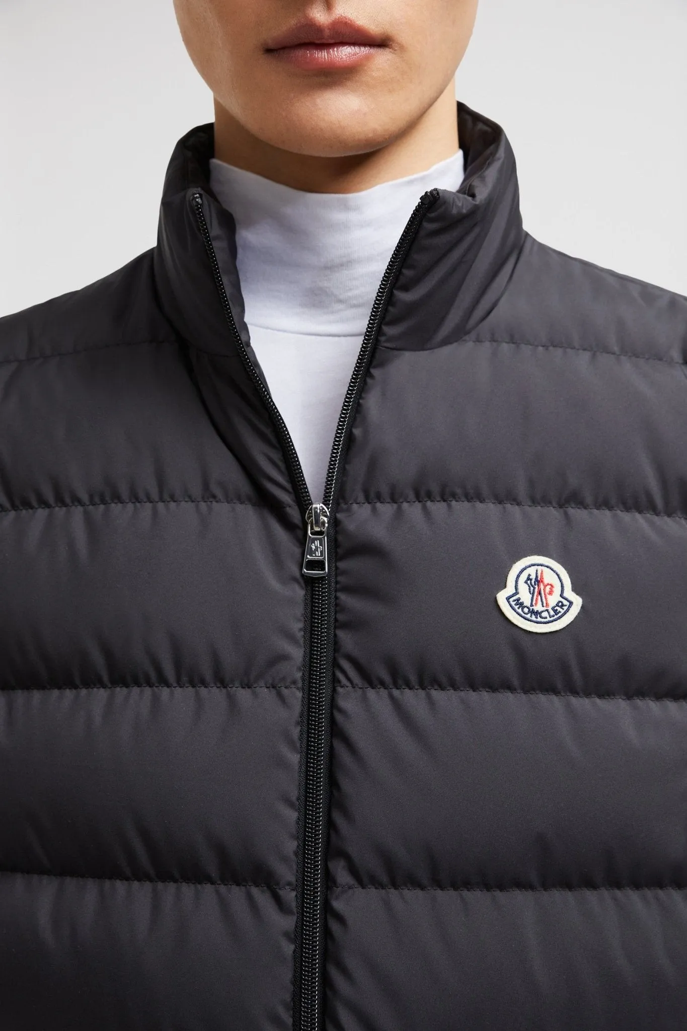 Moncler - Doudoune black sans manches Contrin