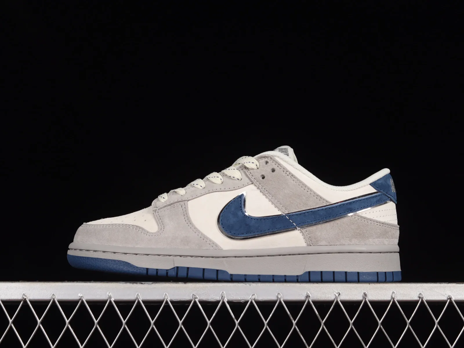 Otomo Katsuhiro x Nike SB Dunk Low Steamboy OST Dark Grey Navy Blue FF0918-012