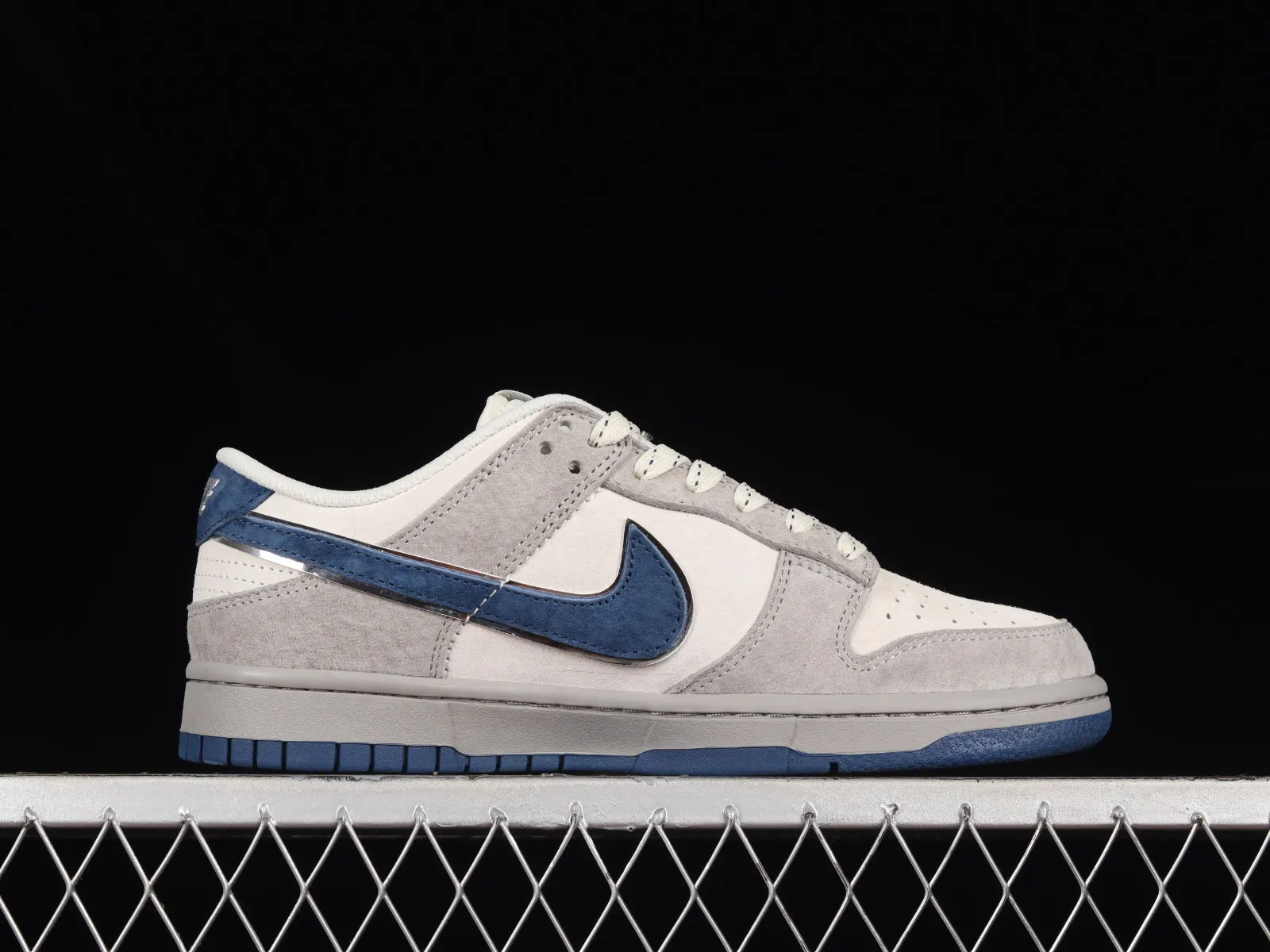 Otomo Katsuhiro x Nike SB Dunk Low Steamboy OST Dark Grey Navy Blue FF0918-012