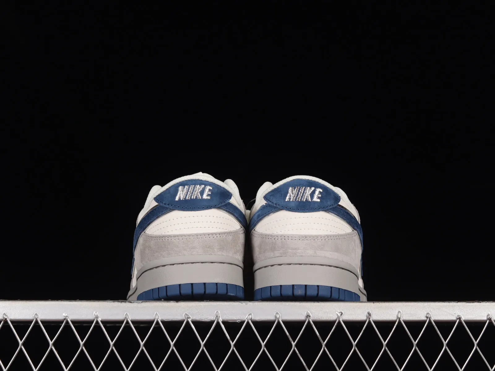 Otomo Katsuhiro x Nike SB Dunk Low Steamboy OST Dark Grey Navy Blue FF0918-012