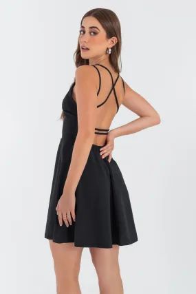 Vestido corto tirantes cruzados escote espalda