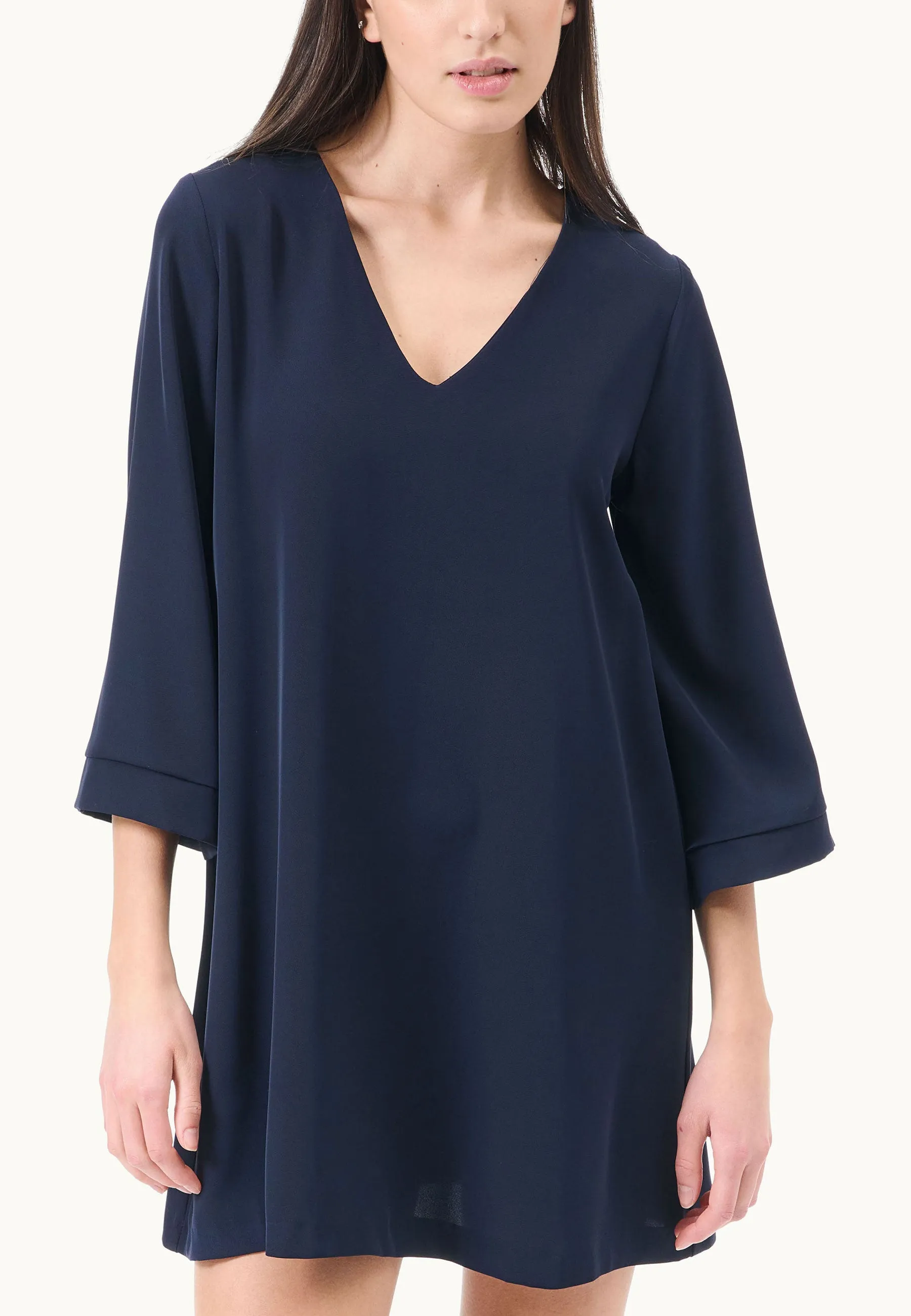 Vestito corto scollo a v